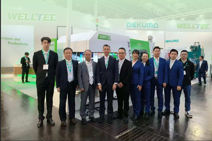 K 2025 完美落幕，華大機(jī)械攜創(chuàng)新技術(shù)贏(yíng)得全球客戶(hù)贊譽(yù)！